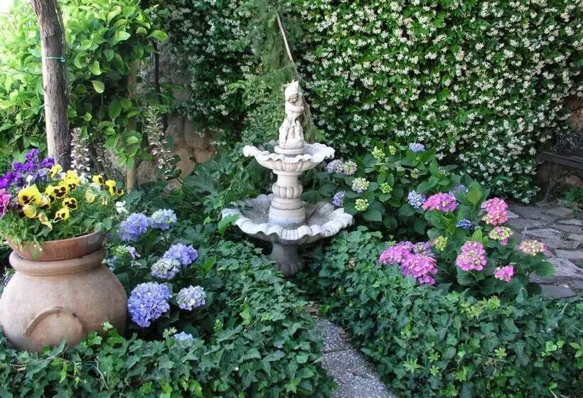 Aamiaismajoitus (B&B) La Casa Nel Borgo