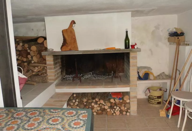 تختخواب و صبحانه La Collina