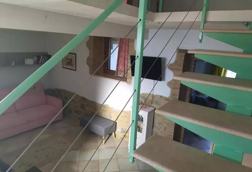 تختخواب و صبحانه La Collina