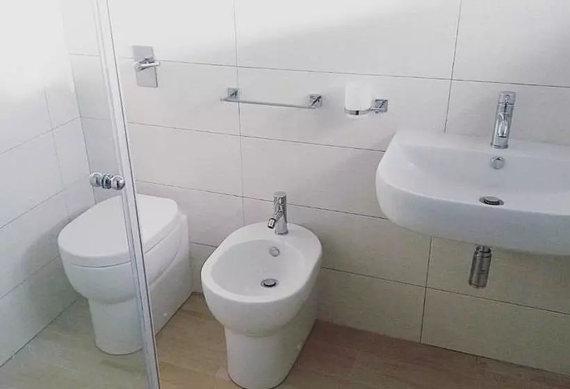 Hotelli Albergo Isola Mia