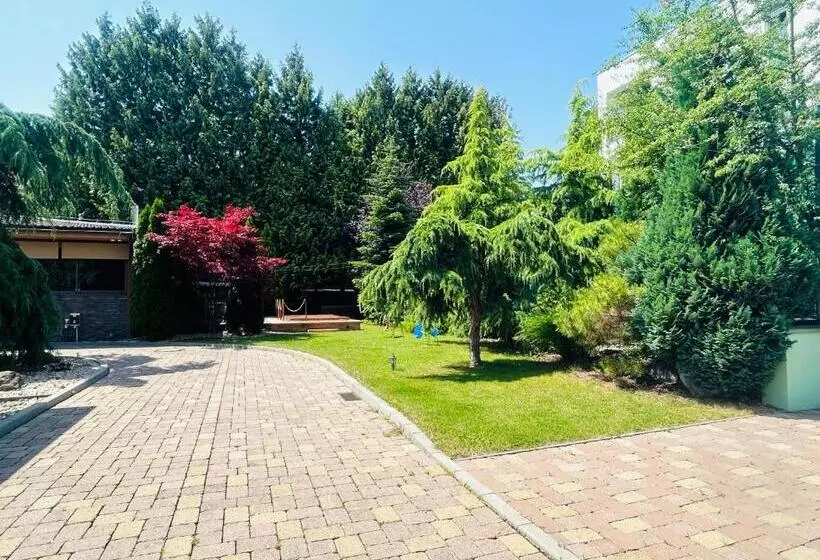 هتل Penzion Benedikti