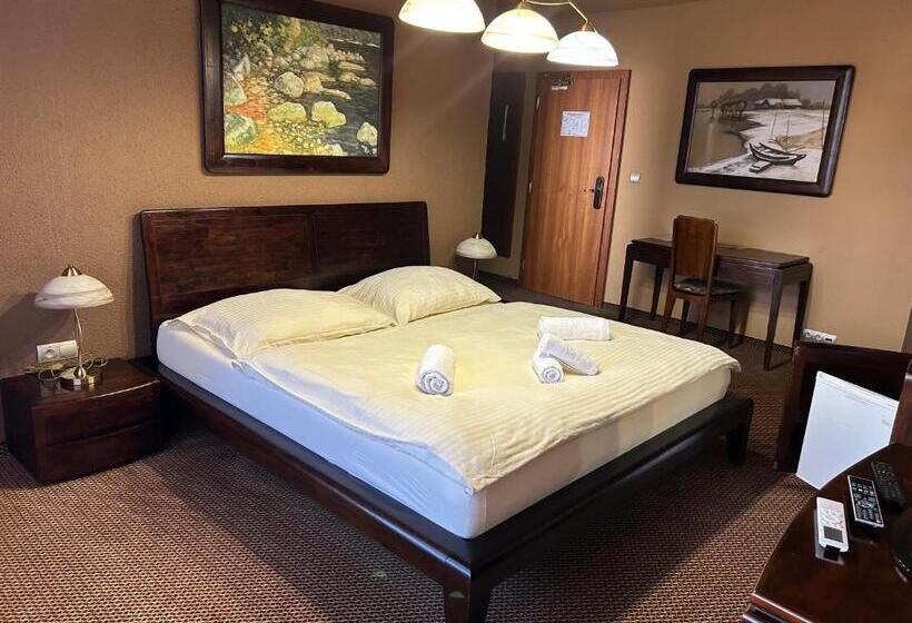 فندق Penzion Benedikti