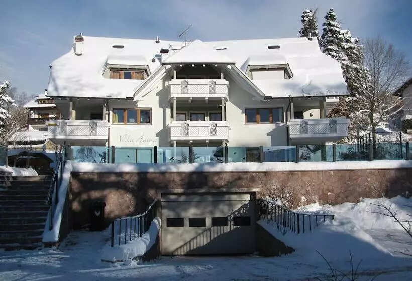 リゾートホテル Villa Anina