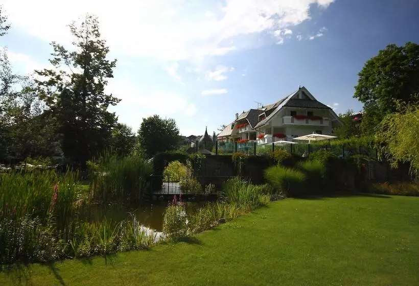 リゾートホテル Villa Anina