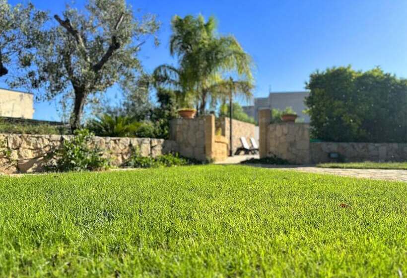 Villa B&b Antiche Macine Del Salento