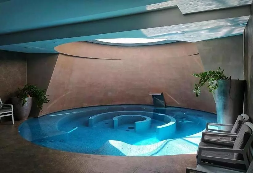 Balneum Boutique Hotel & B&b