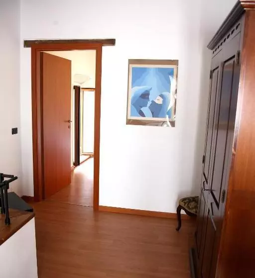 B&b Stradivari