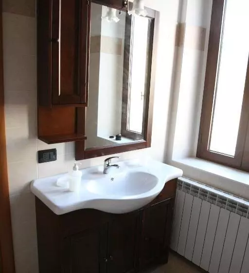 B&b Stradivari