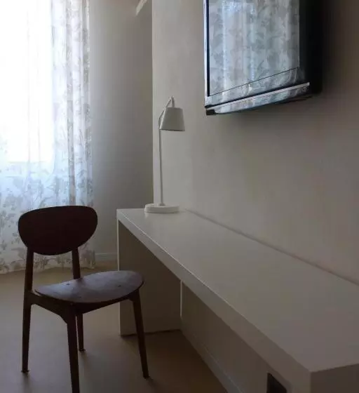 ベッドアンドブレックファースト Al Postale 17