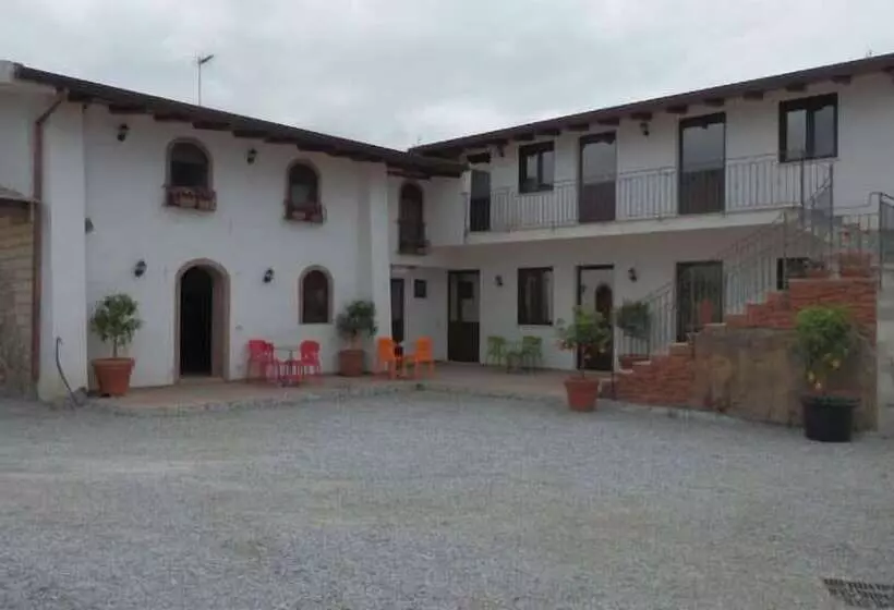 ベッドアンドブレックファースト Borgo Camicia In