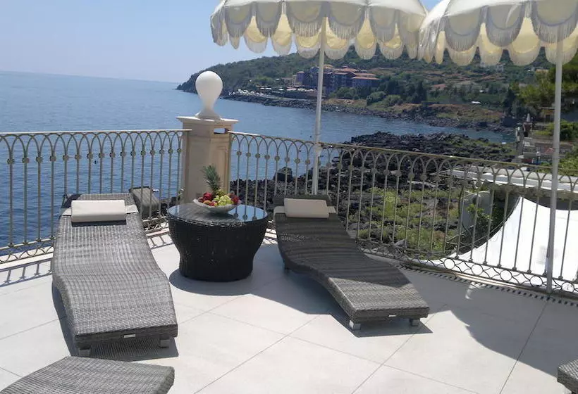 B&b Acireale   Il Cavalluccio Marino Fronte Mare