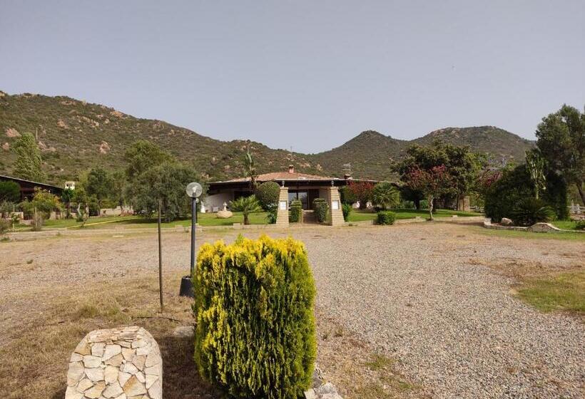 تختخواب و صبحانه Il Falconiere