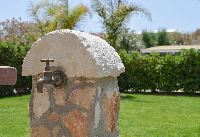 مبيت وإفطار Kamarina Land