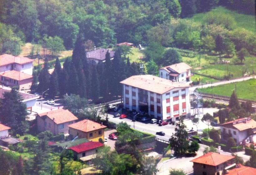 בית מלון כפרי Albergo Cristallo