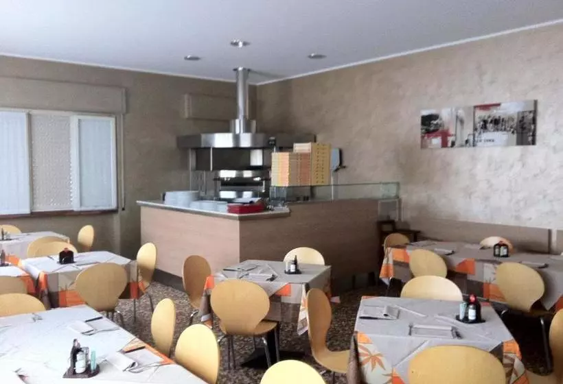 Hotelli Albergo Cristallo