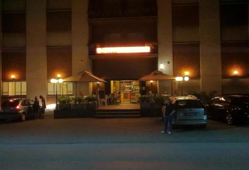 Hotelli Albergo Cristallo