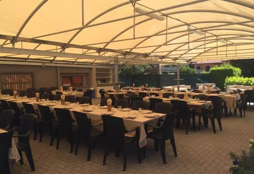 Hotelli Albergo Cristallo