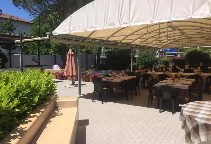 Hotelli Albergo Cristallo