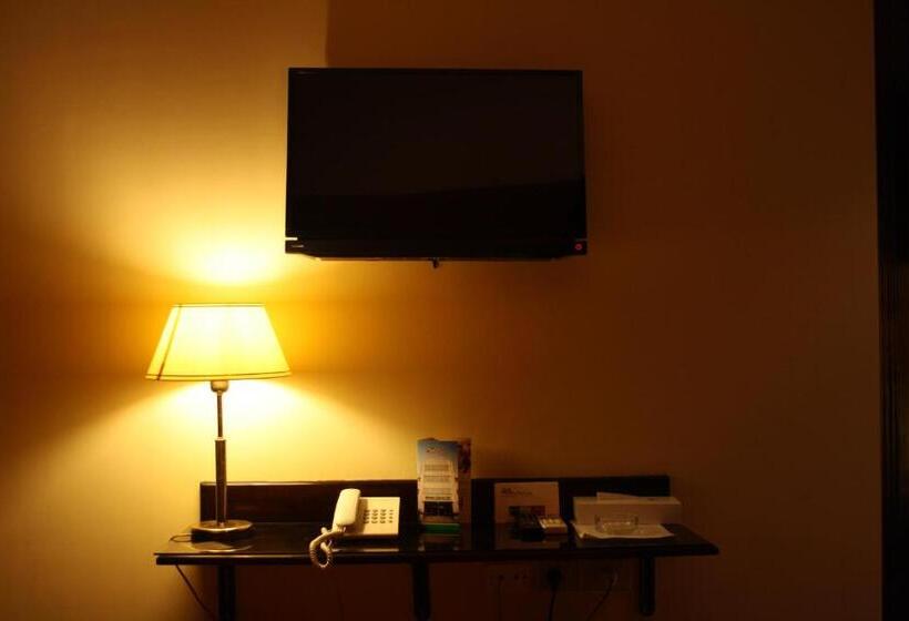 هتل Green Plaza Inn    Business &families Only