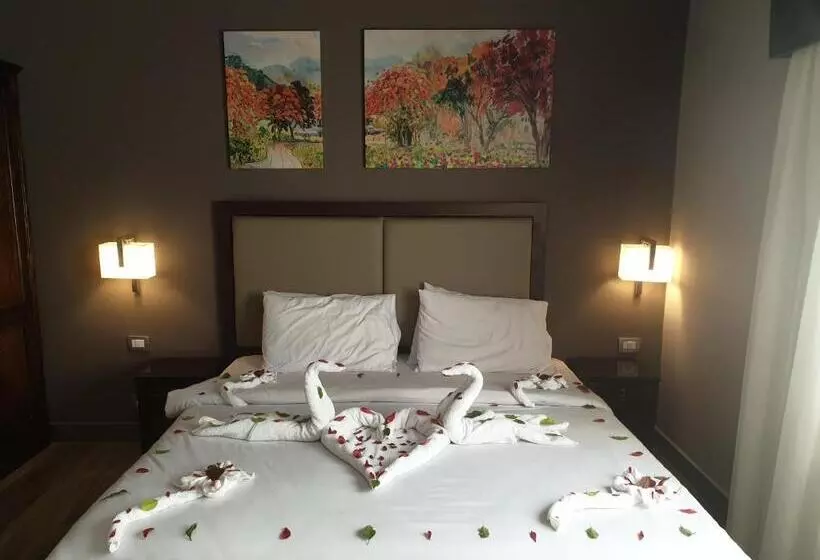 هتل Green Plaza Inn    Business &families Only