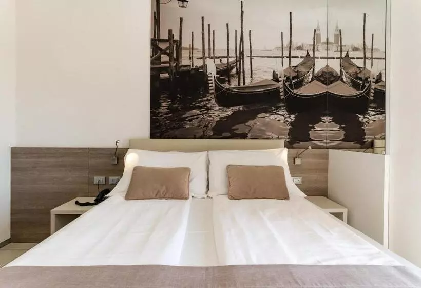 Hotel Lux