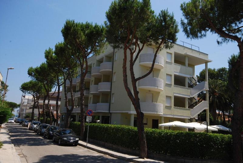 Отель Marebello