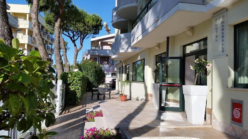 Отель Marebello