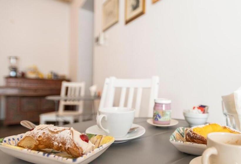 تختخواب و صبحانه Al Battistero Luxury Suite