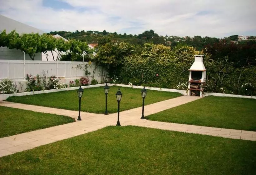 Aamiaismajoitus (B&B) Guest House Toca Dos Grilos