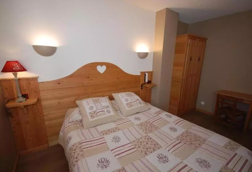 هتل Auberge Du Rochasson