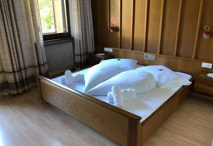 هتل Gasthof Goldenes Lamm
