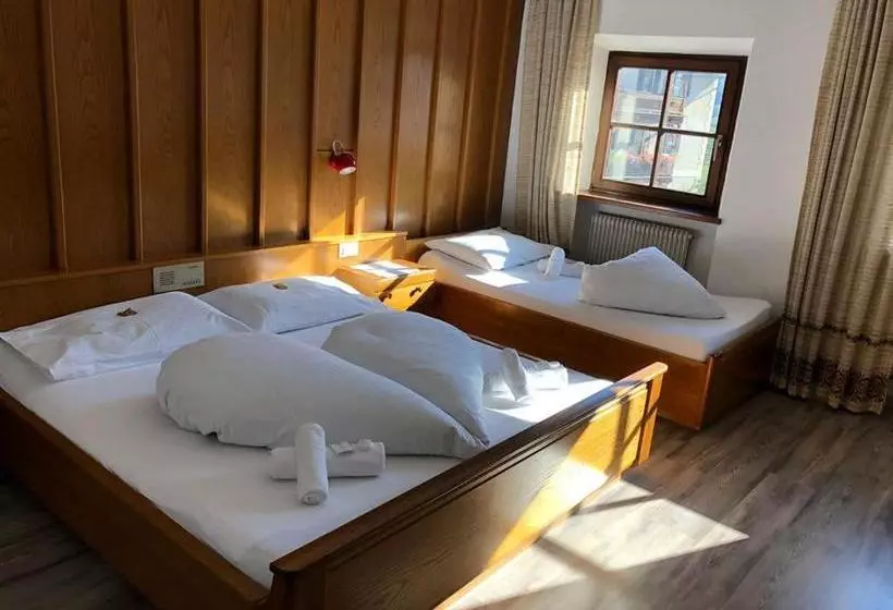 هتل Gasthof Goldenes Lamm