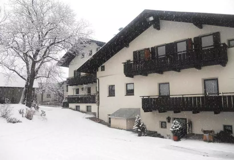 هتل Gasthof Goldenes Lamm