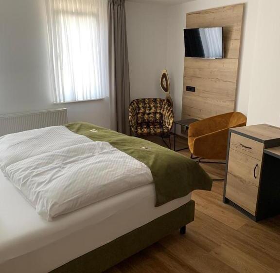 Отель Haus Burg Metternich