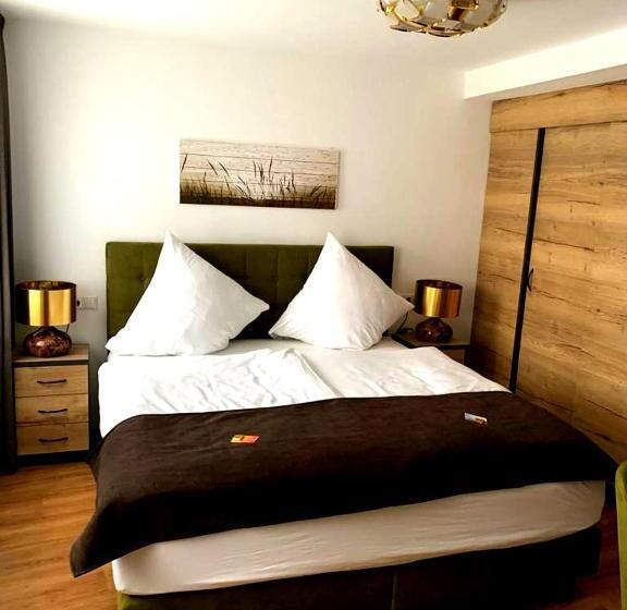 Отель Haus Burg Metternich