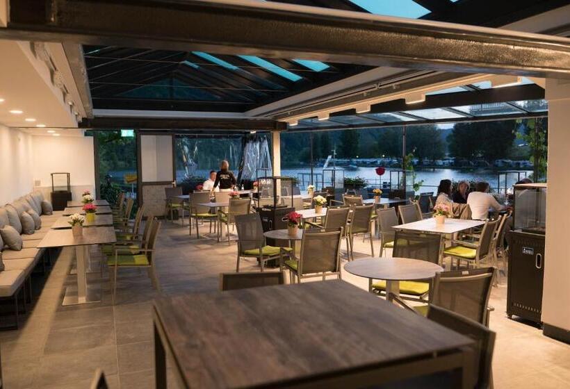 Отель Haus Burg Metternich