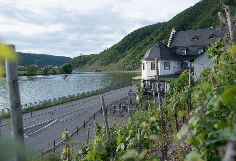 Отель Haus Burg Metternich