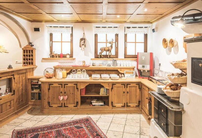 Отель Haus Tirol