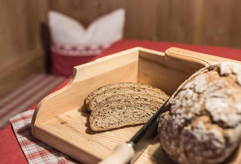 Отель Haus Tirol