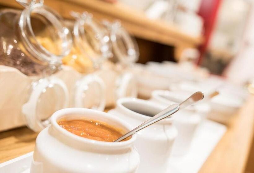 Отель Haus Tirol