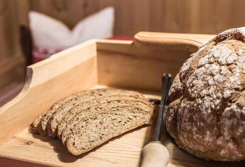 Отель Haus Tirol