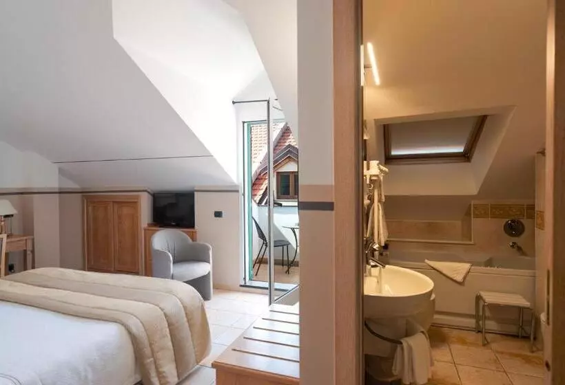 هتل Ligure