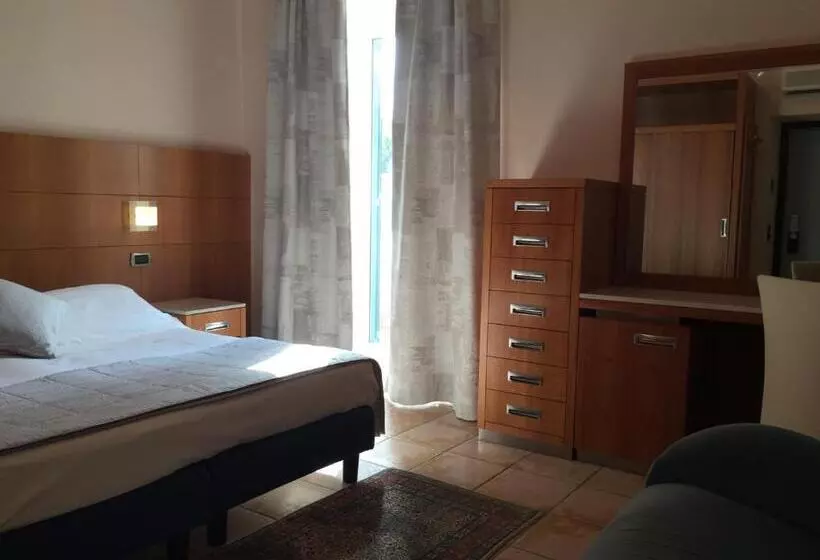 هتل Ligure