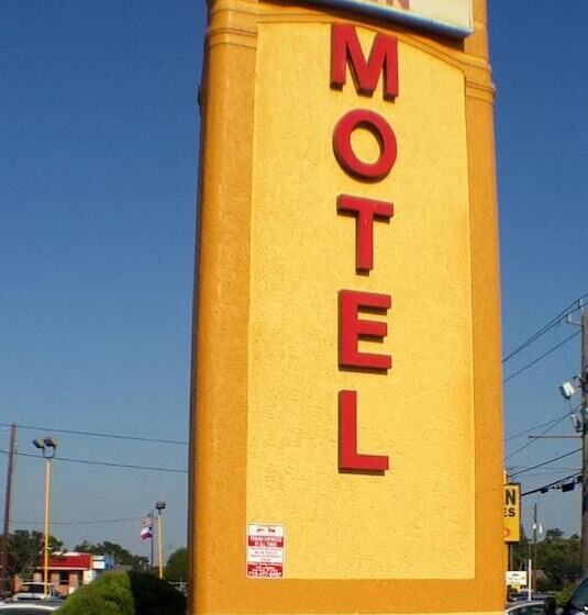 فندق على الطريق Great Western Inn