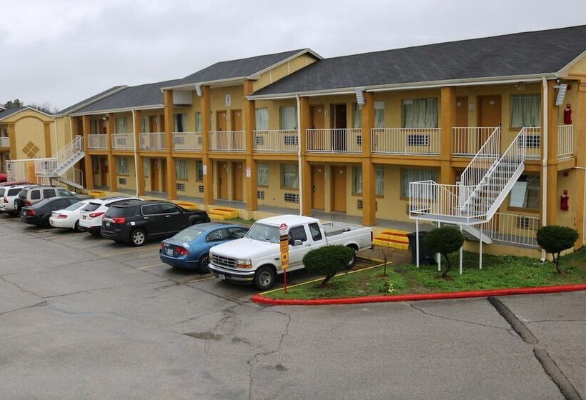 فندق على الطريق Great Western Inn