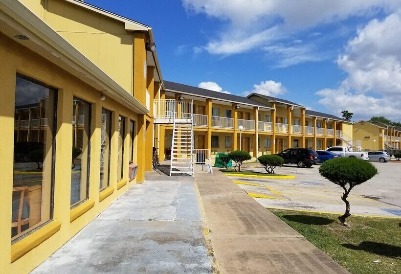 فندق على الطريق Great Western Inn