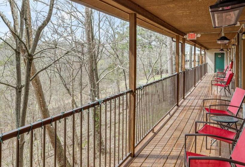 汽车旅馆  The Lookout Lodge