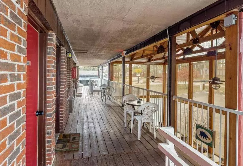 مُتل The Lookout Lodge