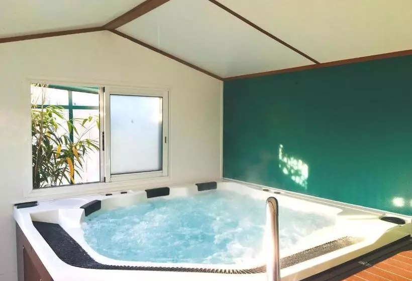 استراحتگاه Caravaning Les Tourterelles