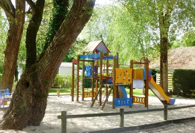 استراحتگاه Caravaning Les Tourterelles